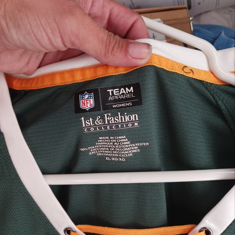Womens Athletic Fan shirt Packers bedazzled ! Shiny and fun XL Pre-Owned
